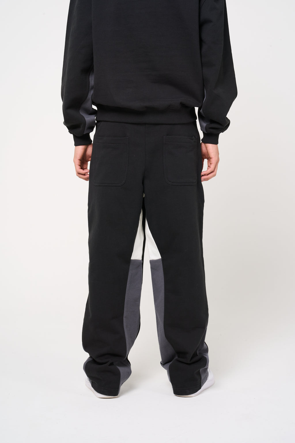 Modena Flared Jogger Black