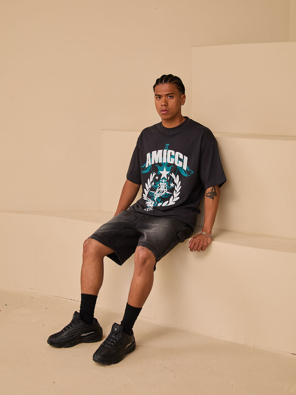 Parade Graphic T Shirt Black