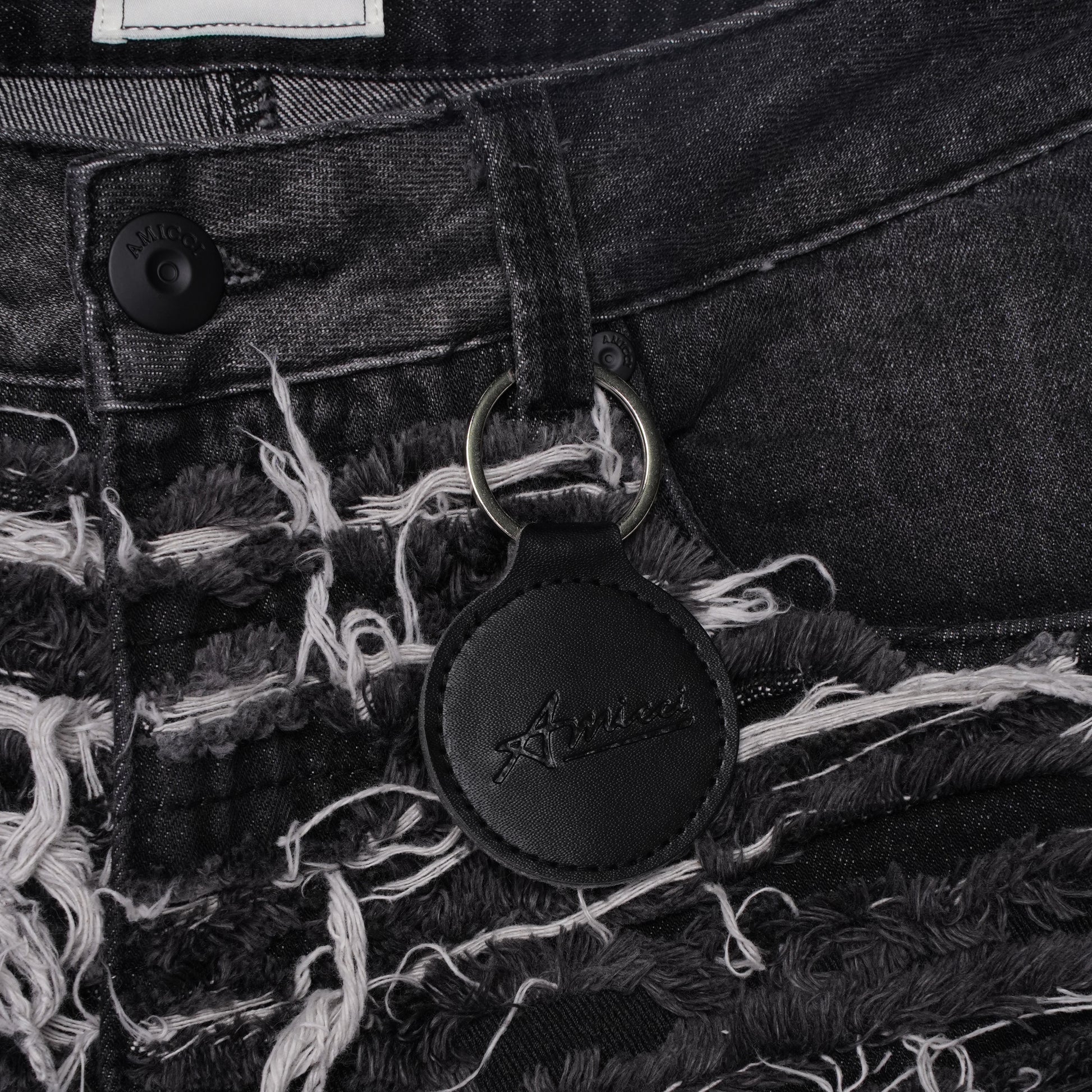 Shorts en denim noir effiloché Sassari