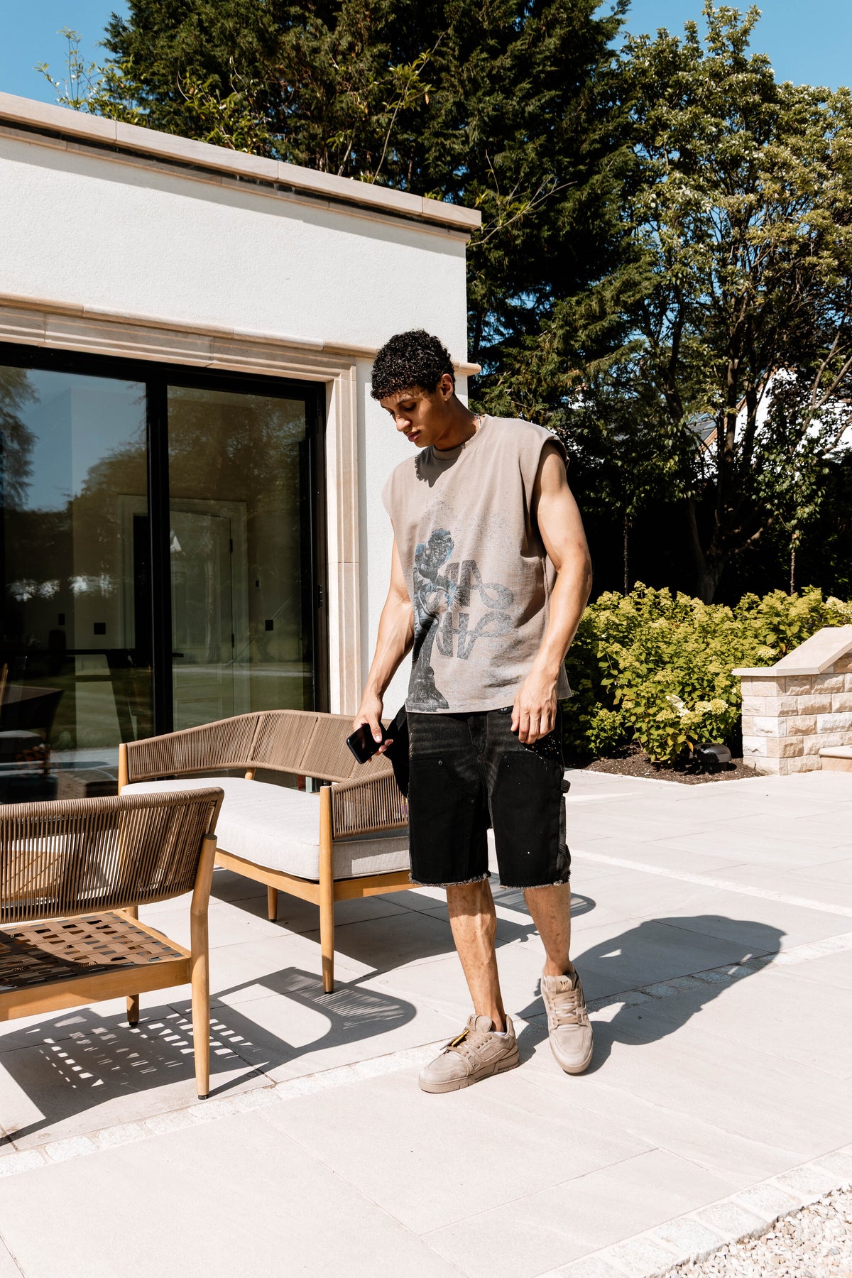 Shackle Sleeveless Graphic T